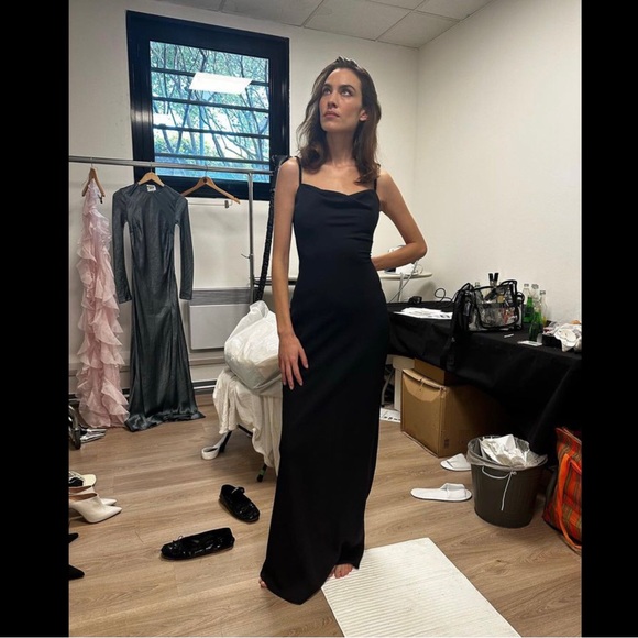 Bisou-Bisou Elegant & Sexy Velvet Long Dress - Picture 2 of 12